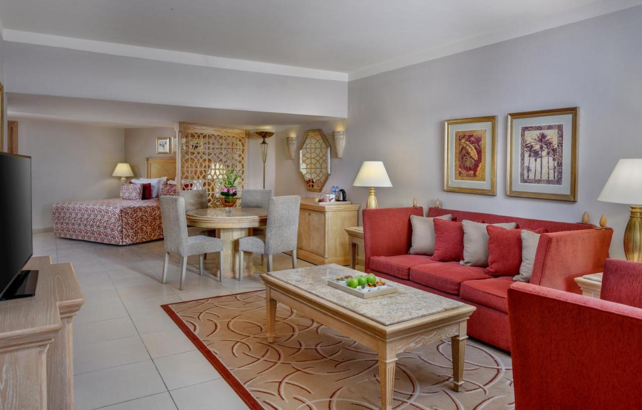Executive Suite Queen Bed Garden View